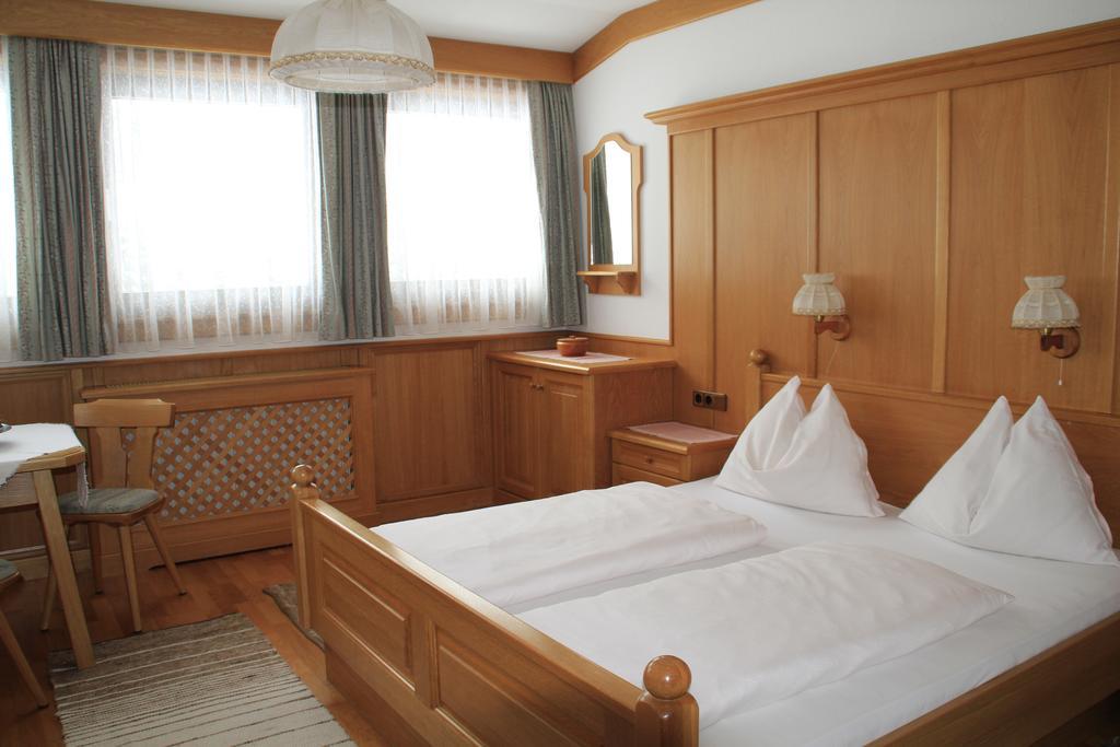 Gasthof Zur Gams Donnersbachwald Room photo